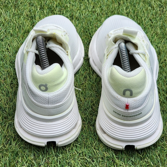 ON CLOUDNOVA 2 - Women's Sneakers - SIZE 7.5 - Picture 5 of 7